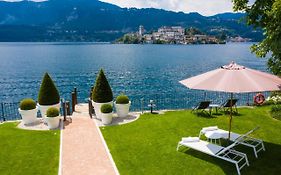 Bifora65 Villa storica fronte lago